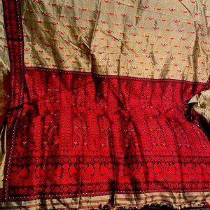 Preowned Gorgeous Handloom Mulberry Silk Assam Silk Saree With Stitched Blouse